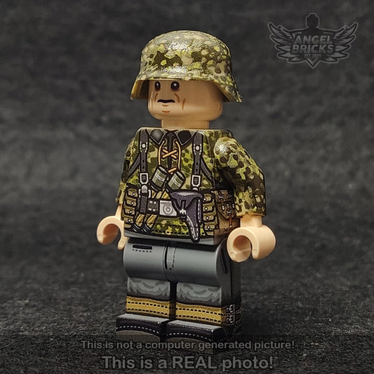 Minifigure #04 (German soldier)