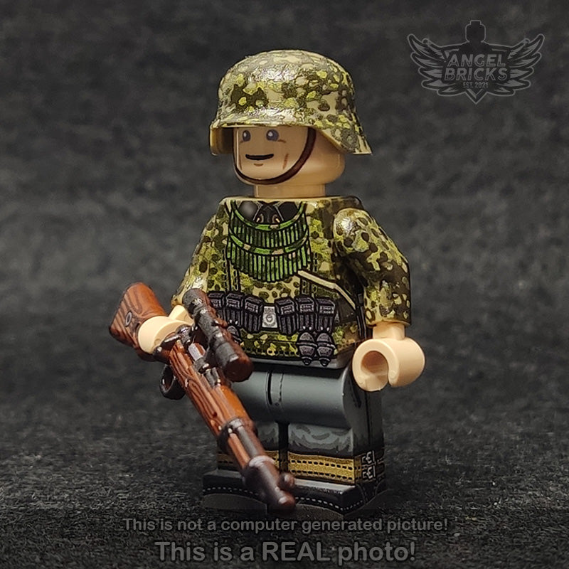 Minifigure #05 (German soldier)