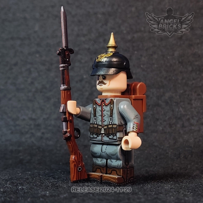 Minifigure #14 (WW1 German Rifleman)