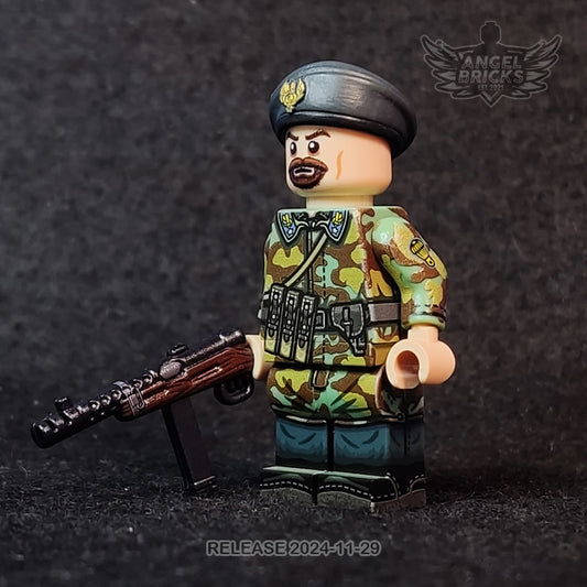 Minifigure #15 (WW2 Italian Paratrooper)