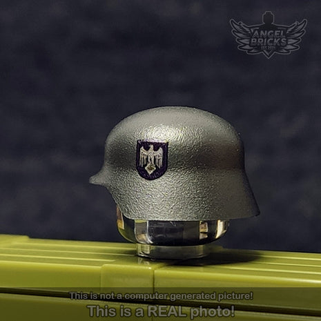 BrickArms® Stahlhelm (Gunmetal). Printed #01