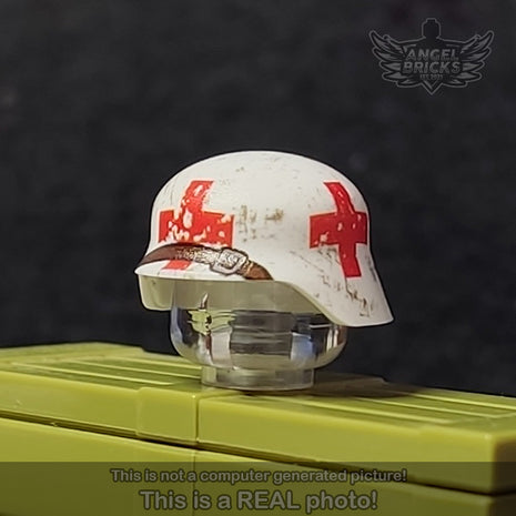 BrickArms® Stahlhelm (White). Printed #16