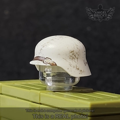 BrickArms® Stahlhelm (White). Printed #18